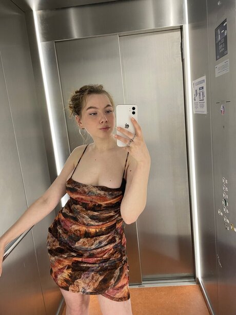 girlfriend onlyfans free photo