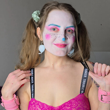 Inara Page aka Squishy the Clown Girl star hd galleries