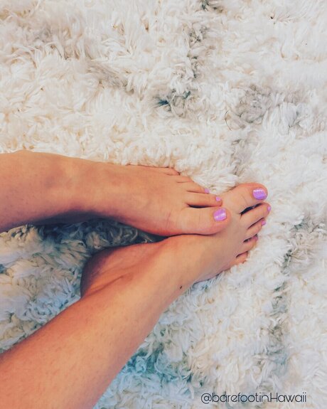 Barefoot in Hawaii model hot pictures