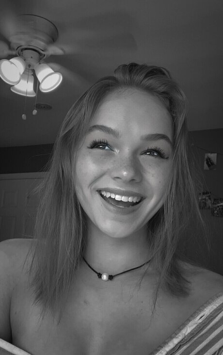 MG Feet model nice photos