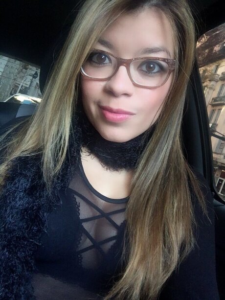 MariCaroVale star free pictures