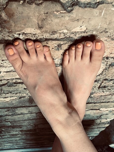 Cheeky feet nude star pics