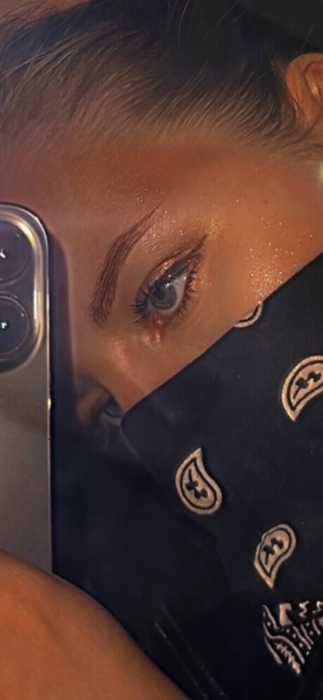 BandanaGirl model naked gallery