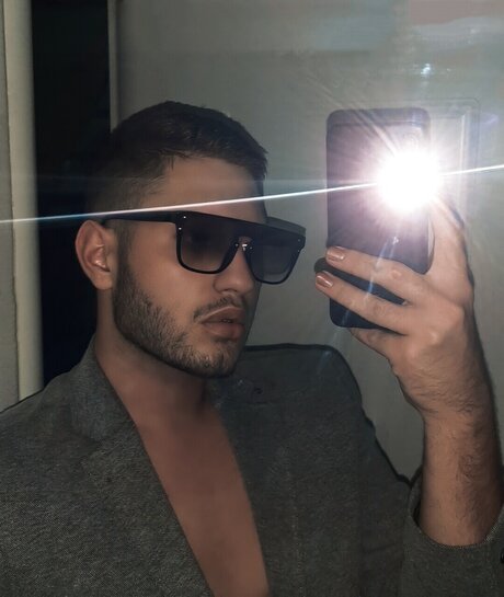 Noah London nude pornstar img