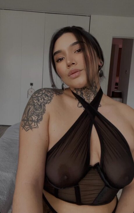 Mina Lovely adult model photos