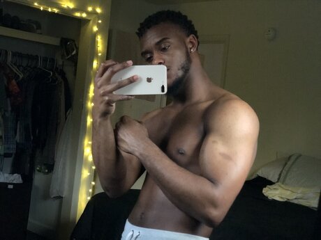 Kreol TheBlacDon model nude pic