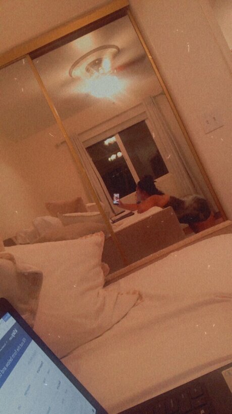 jizzzzzle420 sex model photos