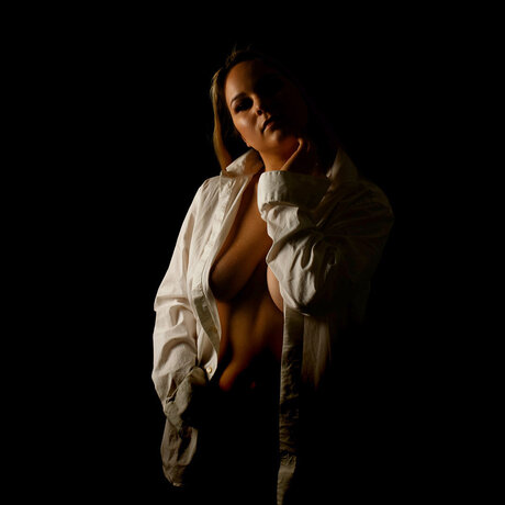 Skippy Rose model naked pics