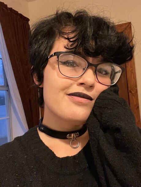 Ghost Babe star perfect pics