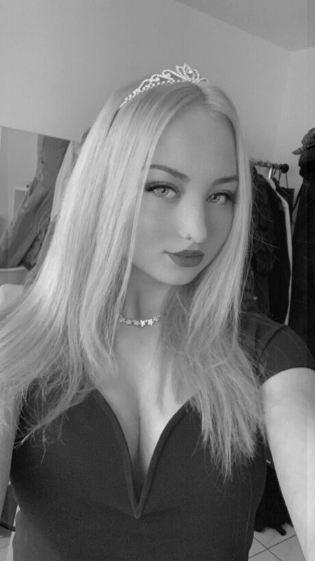 Kathi pretty star photo