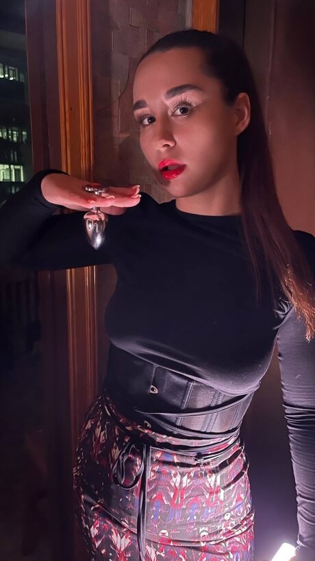 SweetSexyBunny sexy actress pictures