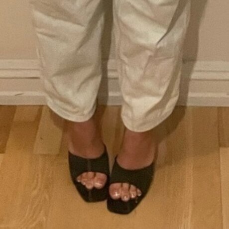 Pretty little size 4 hd model images