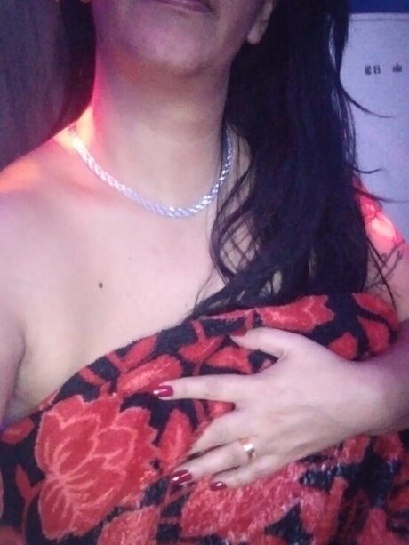 Karina Ozorio exclusive star photos