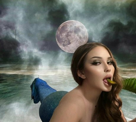 Tayler Hills adult actress img