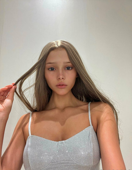 ariana greene model sexy pics