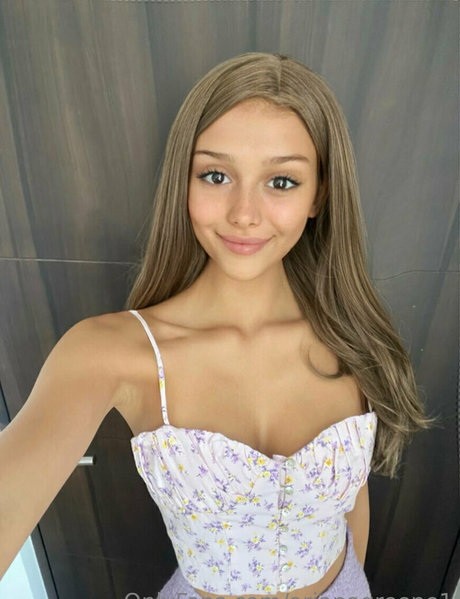 ariana greene Quick model image