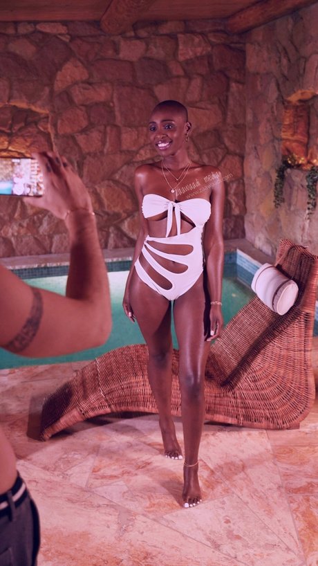 Zaawaadi star photos