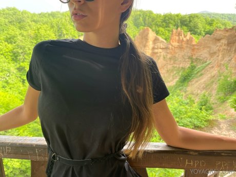 Yoya Grey beautiful star pictures