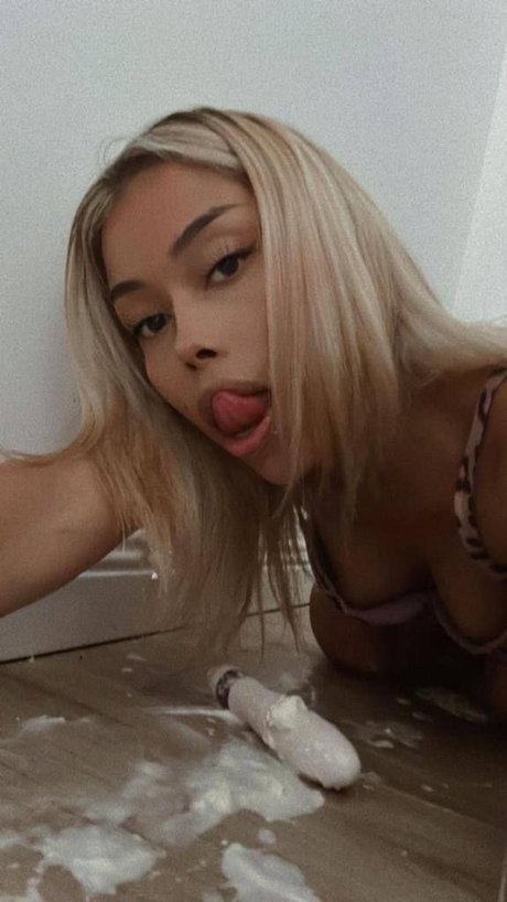 Sandra Trengia pretty star archive