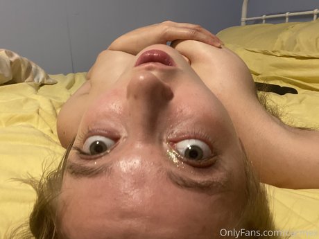 Carmex beautiful model pic