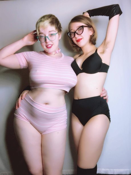 Carmex model top photo