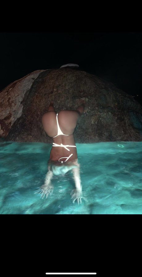 Madisun Sky pornstar free pics