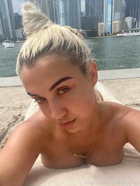 Madisun Sky pornographic star archive