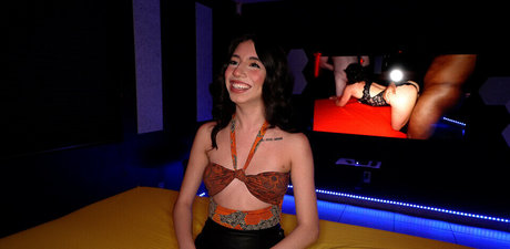 Camila Cream model free photo