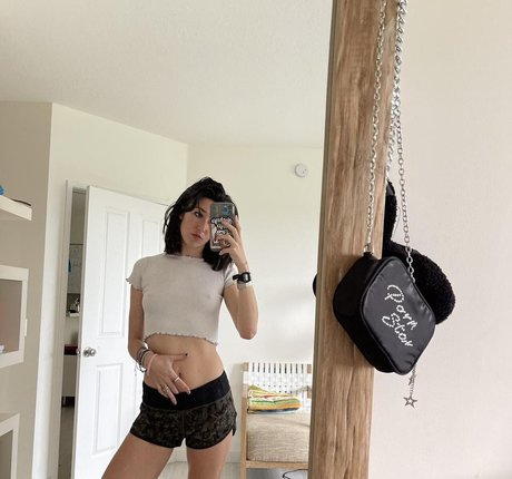 Anne Frank pretty model picture