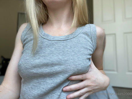 baby cakes model adult img