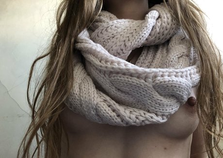 busty mom onlyfans pornos picture