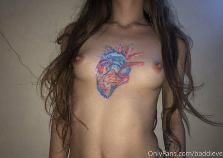 baddieve star adult image