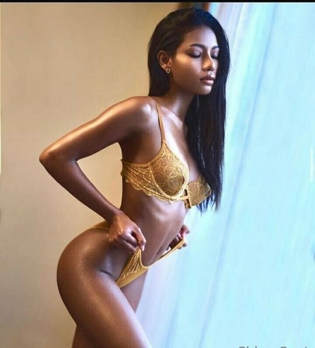 Chloe Saat perfect star pic