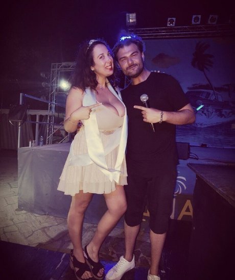 lesbian feet onlyfans nudes archive