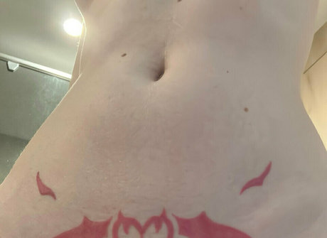 Elefire Grey naked pornstar photos