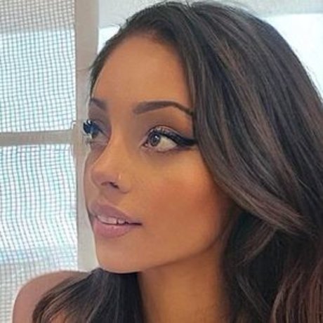 Angel Rhodes star hd pics