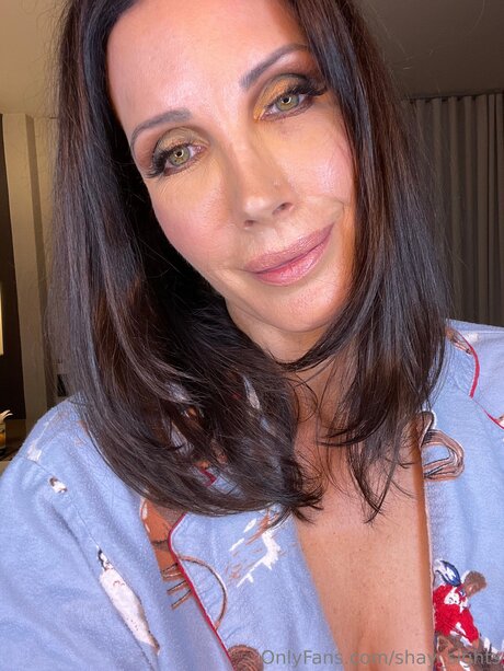 dildo onlyfans pornographic pictures