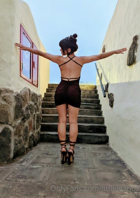 LITTLE LEAH star porn archive