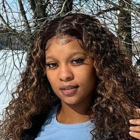 Saleema Mansur sex pornstar image