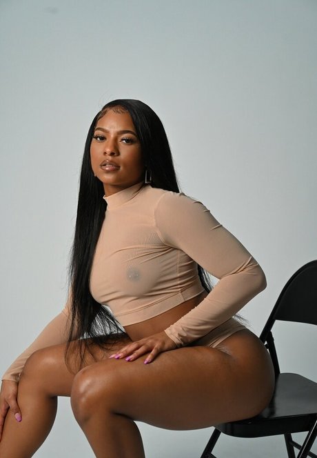 muscle trans onlyfans free naked images