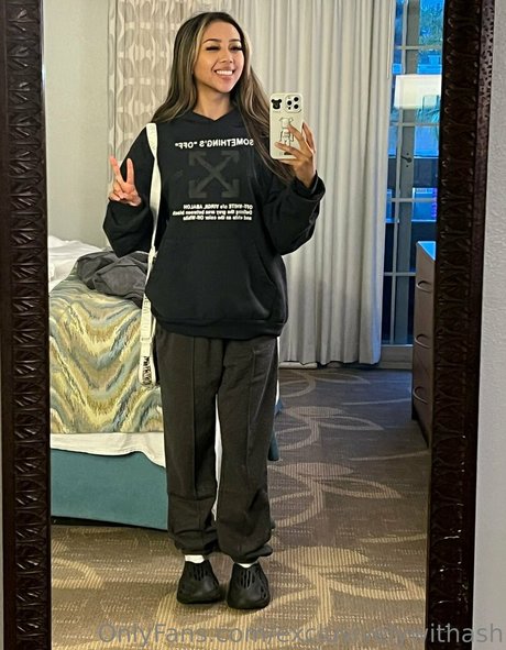 Ashley Rabanal model naked pics