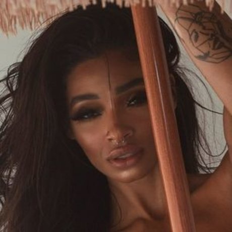 Ruhhvxo xxx model image