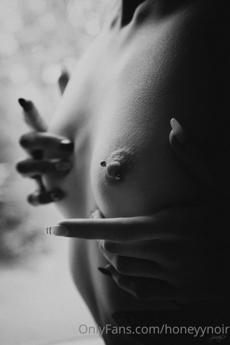 Honeyy Noir actress images