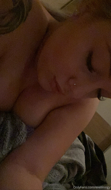 eveliinngy adult star pics
