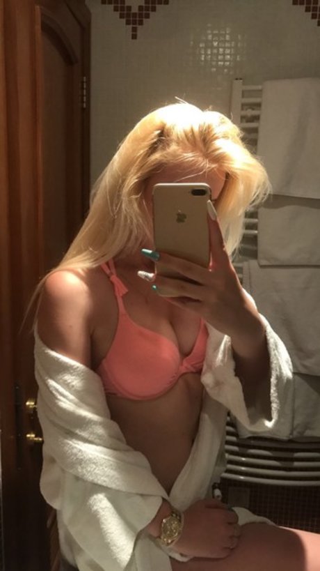 eveliinngy model sexy pics