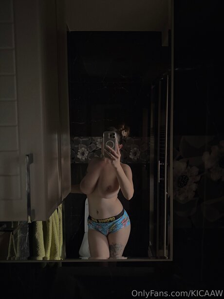 Kicaaw sexy pornstar pics