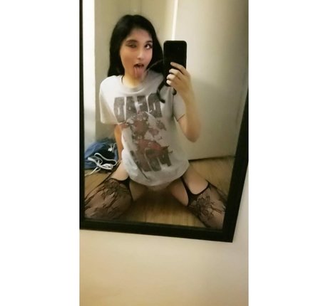 hinawynne pretty actress galleries