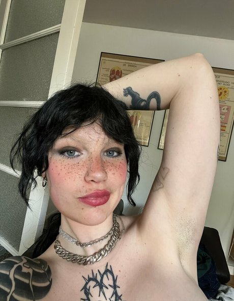 tweetylau model xxx image