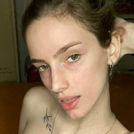 Naza Baby model beautiful pic