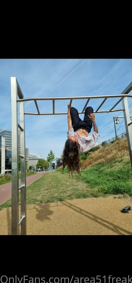 Area51Freak nude model gallery